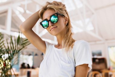 3 avantaje ale ochelarilor de soare de tip oglindă